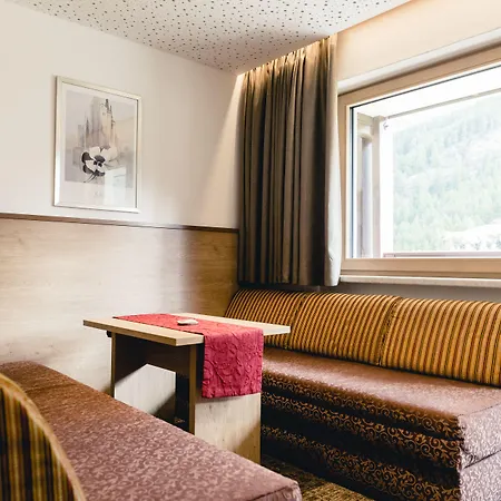 瑟尔登维多利亚酒店 3* 索尔登