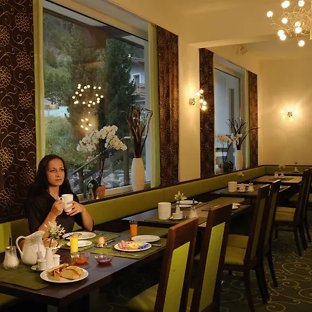 瑟尔登维多利亚酒店