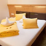 Viktoria 3*
