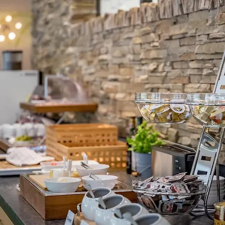 Viktoria 3* זולדן